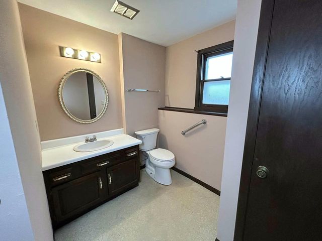 1220 E ROELAND AVENUE, Appleton, WI 54915
