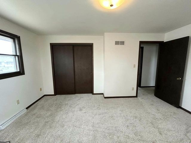 1220 E ROELAND AVENUE, Appleton, WI 54915