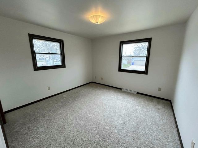 1220 E ROELAND AVENUE, Appleton, WI 54915