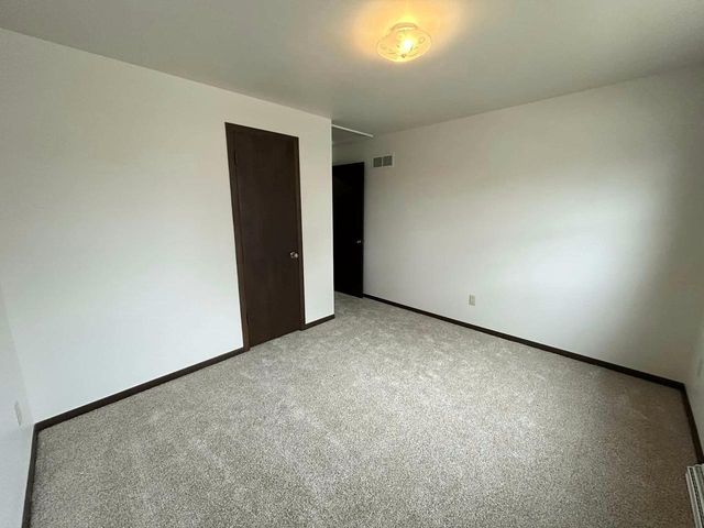 1220 E ROELAND AVENUE, Appleton, WI 54915