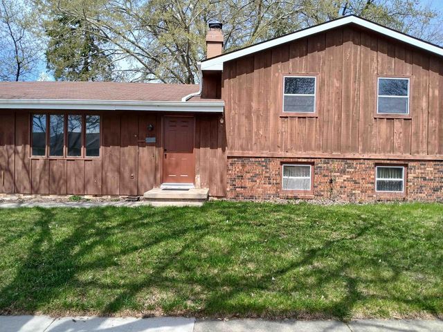 1220 E ROELAND AVENUE, Appleton, WI 54915