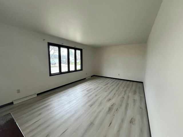 1220 E ROELAND AVENUE, Appleton, WI 54915