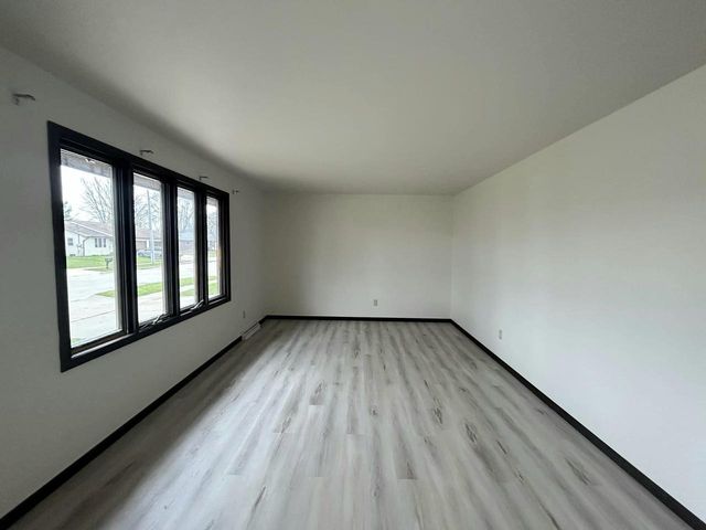 1220 E ROELAND AVENUE, Appleton, WI 54915