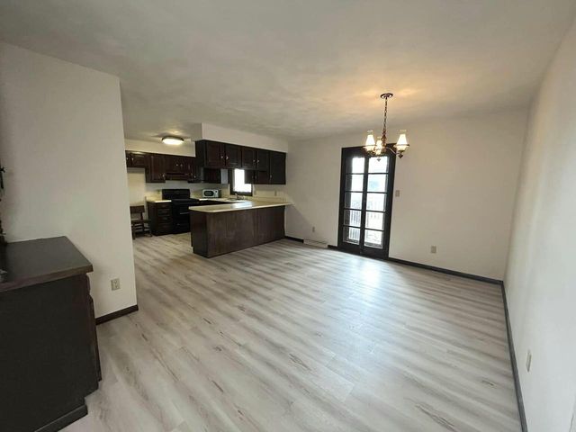1220 E ROELAND AVENUE, Appleton, WI 54915