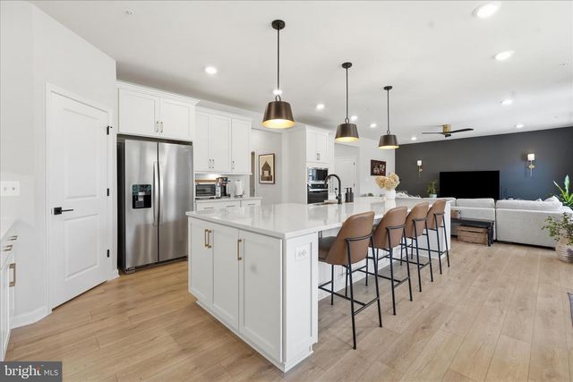 910 ENFIELD FARM LN, Brunswick, MD 21716