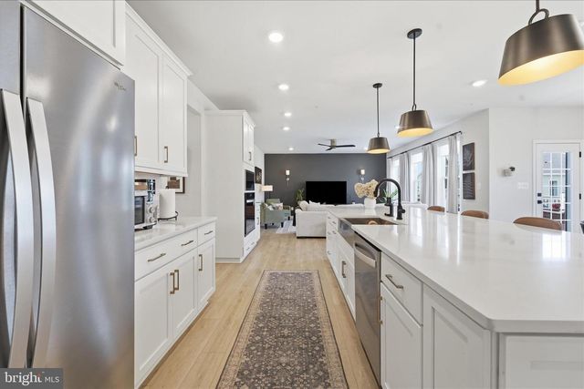 910 ENFIELD FARM LN, Brunswick, MD 21716