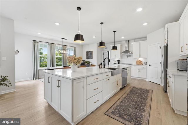 910 ENFIELD FARM LN, Brunswick, MD 21716