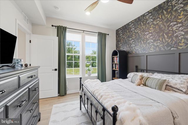 910 ENFIELD FARM LN, Brunswick, MD 21716