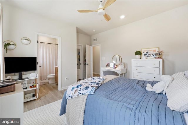 910 ENFIELD FARM LN, Brunswick, MD 21716