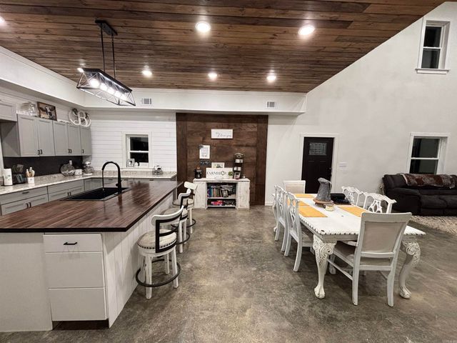 693 Little Blakely Creek Road, Jessieville, AR 71949