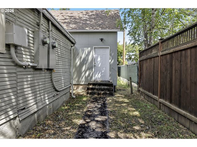 1259 MONROE St, Eugene, OR 97402