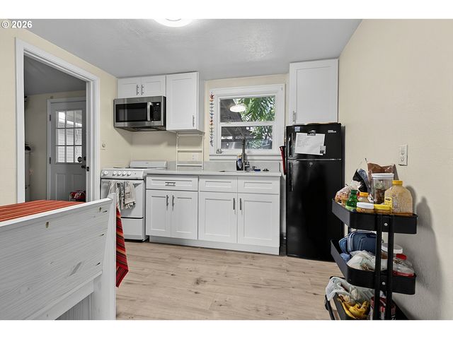1259 MONROE St, Eugene, OR 97402