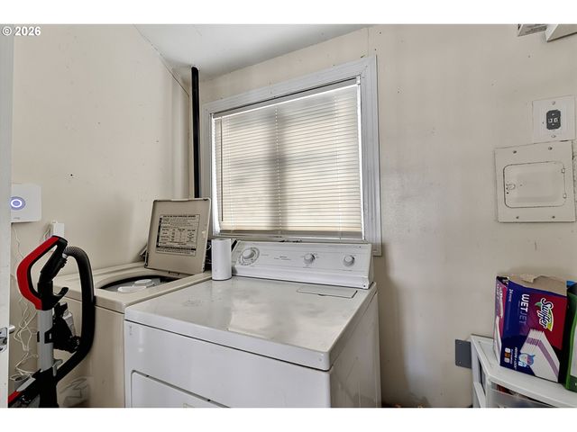 1259 MONROE St, Eugene, OR 97402