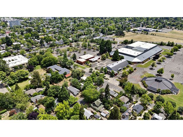 1259 MONROE St, Eugene, OR 97402