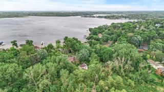 6450 Minnewashta Parkway, Chanhassen, MN 55331