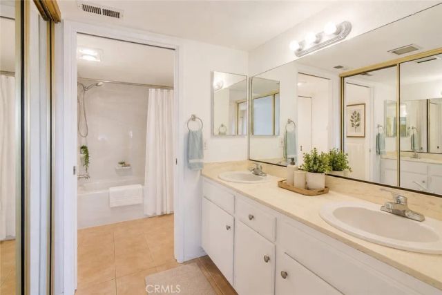 12250 Corte Sabio 2210, San Diego, CA 92128
