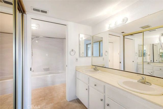 12250 Corte Sabio 2210, San Diego, CA 92128
