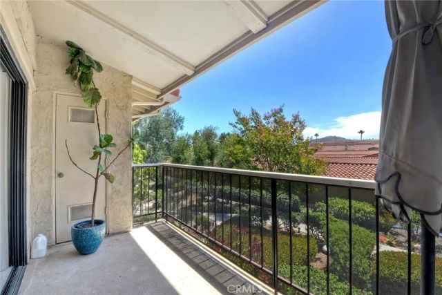 12250 Corte Sabio 2210, San Diego, CA 92128