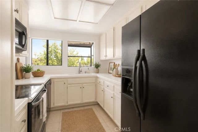 12250 Corte Sabio 2210, San Diego, CA 92128