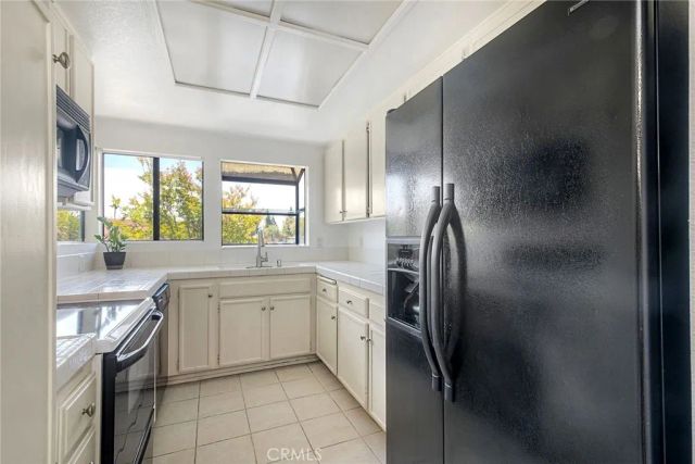 12250 Corte Sabio 2210, San Diego, CA 92128