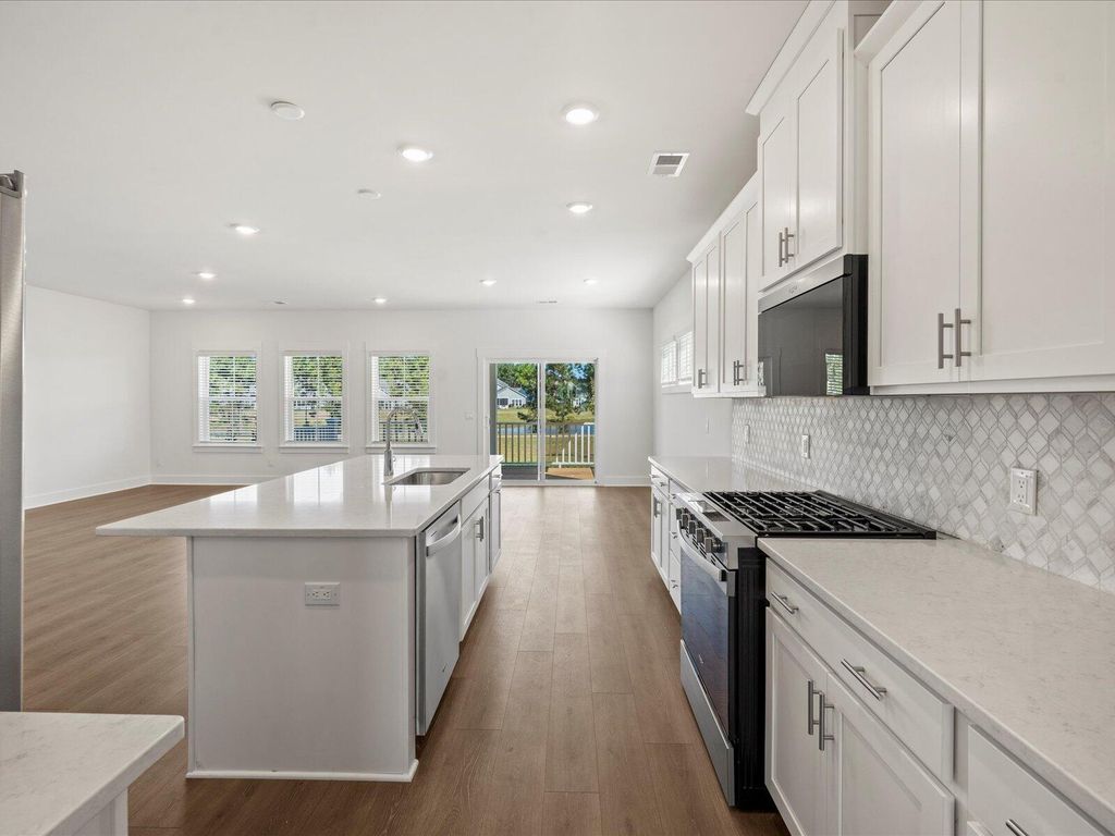 Image 13 of property listing at 361 Calm Water Way, Summerville, SC 29486