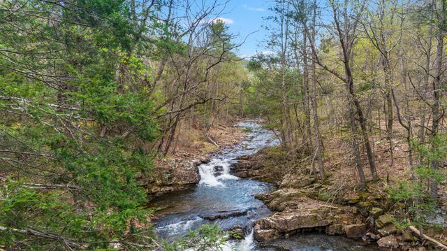 466 IRONMINE LN, Hedgesville, WV 25427