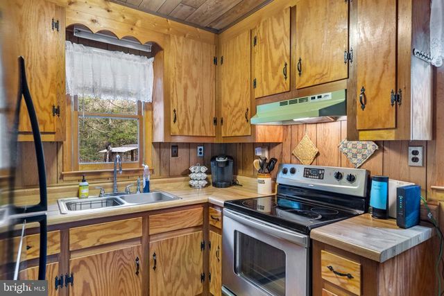 466 IRONMINE LN, Hedgesville, WV 25427