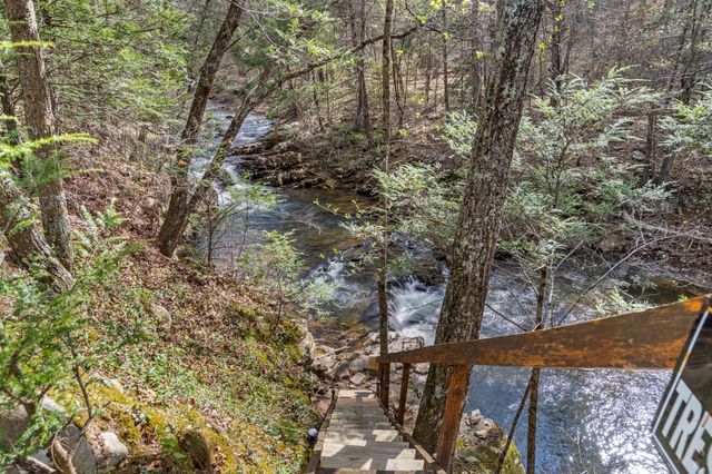466 IRONMINE LN, Hedgesville, WV 25427