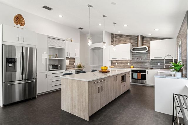 24405 SUMMER WIND COURT, Lutz, FL 33559
