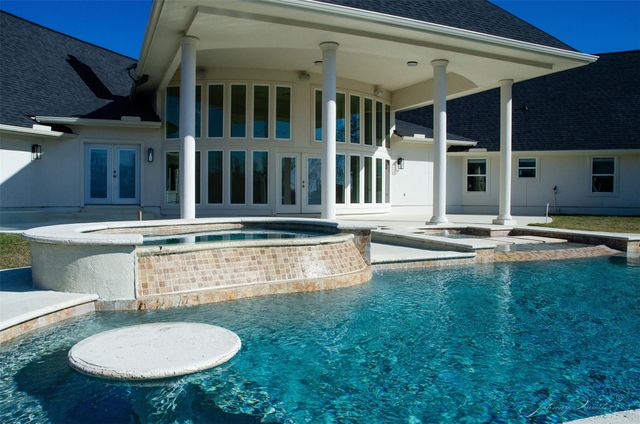 4726 Gainsborough Drive, Brookshire, TX 77423