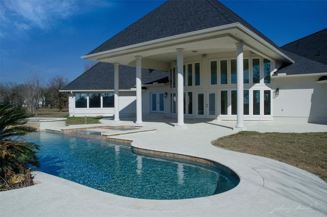 4726 Gainsborough Drive, Brookshire, TX 77423