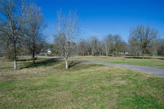 4726 Gainsborough Drive, Brookshire, TX 77423