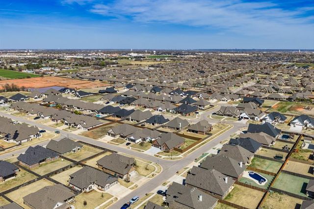 300 Bray Lane, Yukon, OK 73099