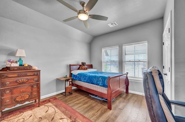 300 Bray Lane, Yukon, OK 73099