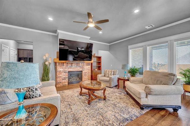 300 Bray Lane, Yukon, OK 73099