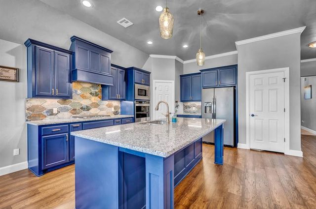 300 Bray Lane, Yukon, OK 73099