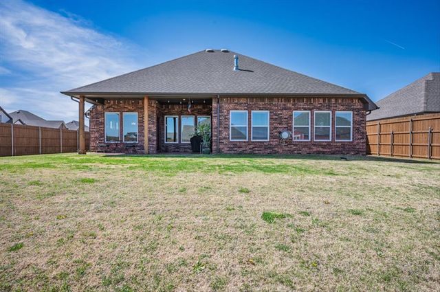 300 Bray Lane, Yukon, OK 73099