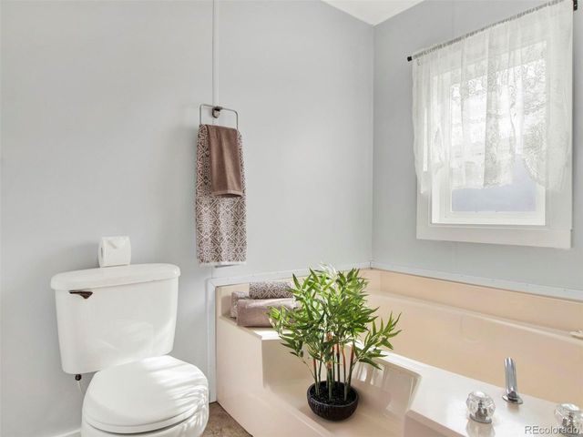 231 Dahlia St, Bennett, CO 80102