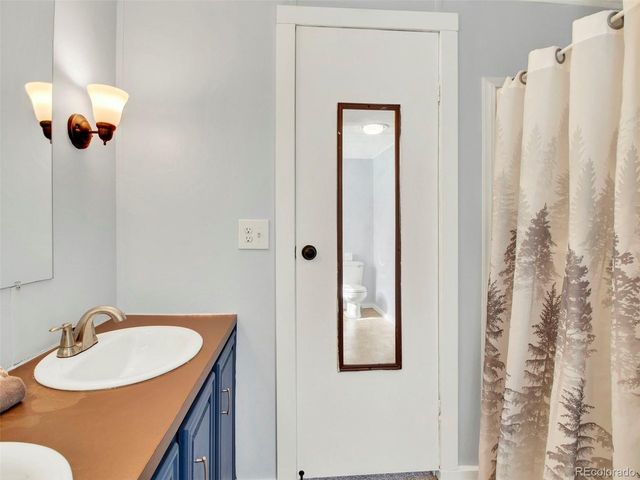 231 Dahlia St, Bennett, CO 80102