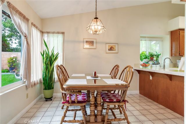 29 Hubbard Court, Redlands, CA 92374