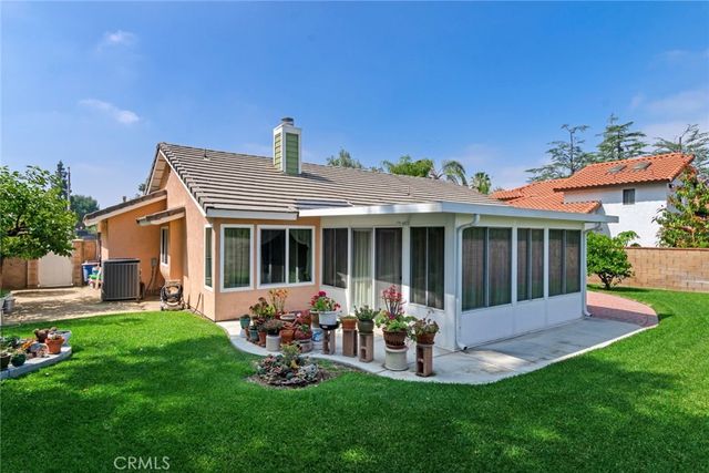 29 Hubbard Court, Redlands, CA 92374
