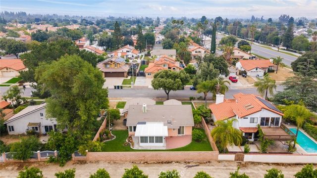 29 Hubbard Court, Redlands, CA 92374
