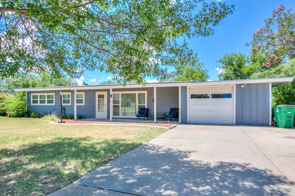 Image 2 of property listing at 2709 Rice Ave, San Angelo, TX 76904