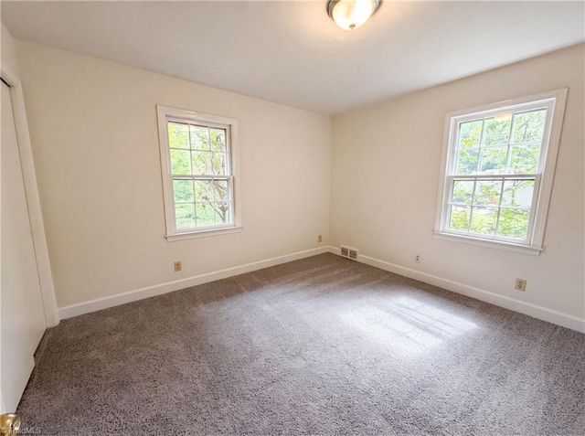 5148 Clearview Drive, Winston-salem, NC 27104