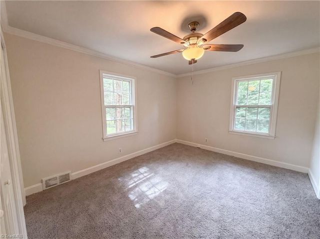 5148 Clearview Drive, Winston-salem, NC 27104