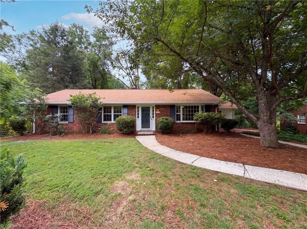 5148 Clearview Drive, Winston-salem, NC 27104