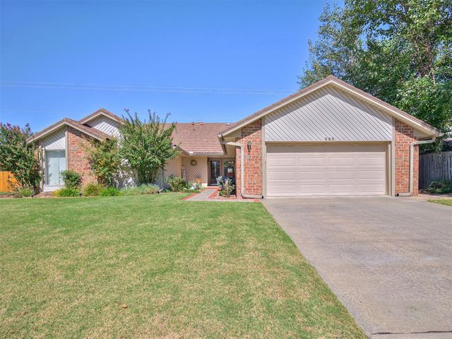 225 SE 27th Street, Moore, OK 73160