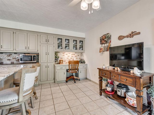 225 SE 27th Street, Moore, OK 73160