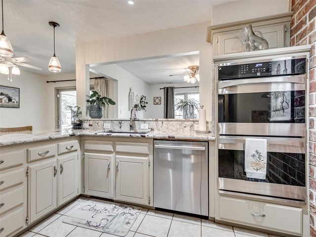 225 SE 27th Street, Moore, OK 73160