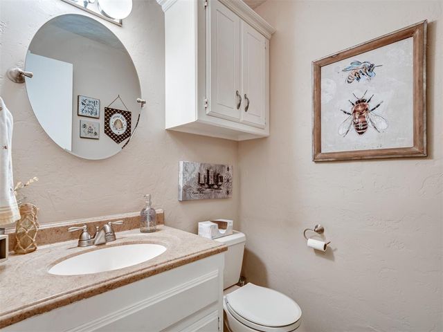 225 SE 27th Street, Moore, OK 73160